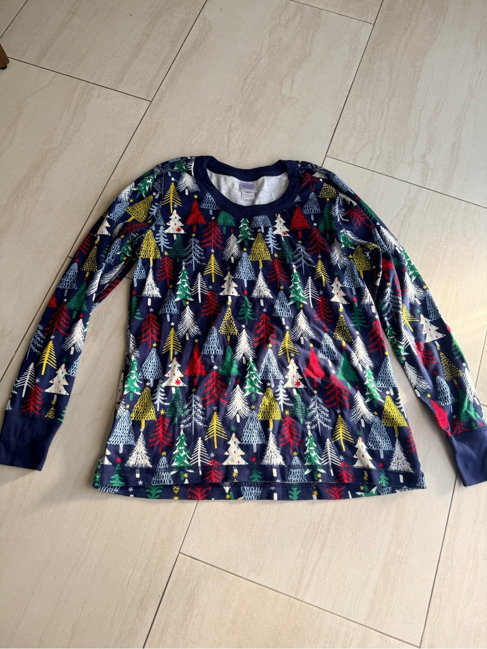 Hanna Andersson Women’s Navy Multicolor Holiday Tree Print Pajama Top